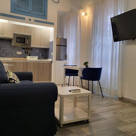 Apartamento Cuarta Puerta Centro Historico Seville Luaran gambar