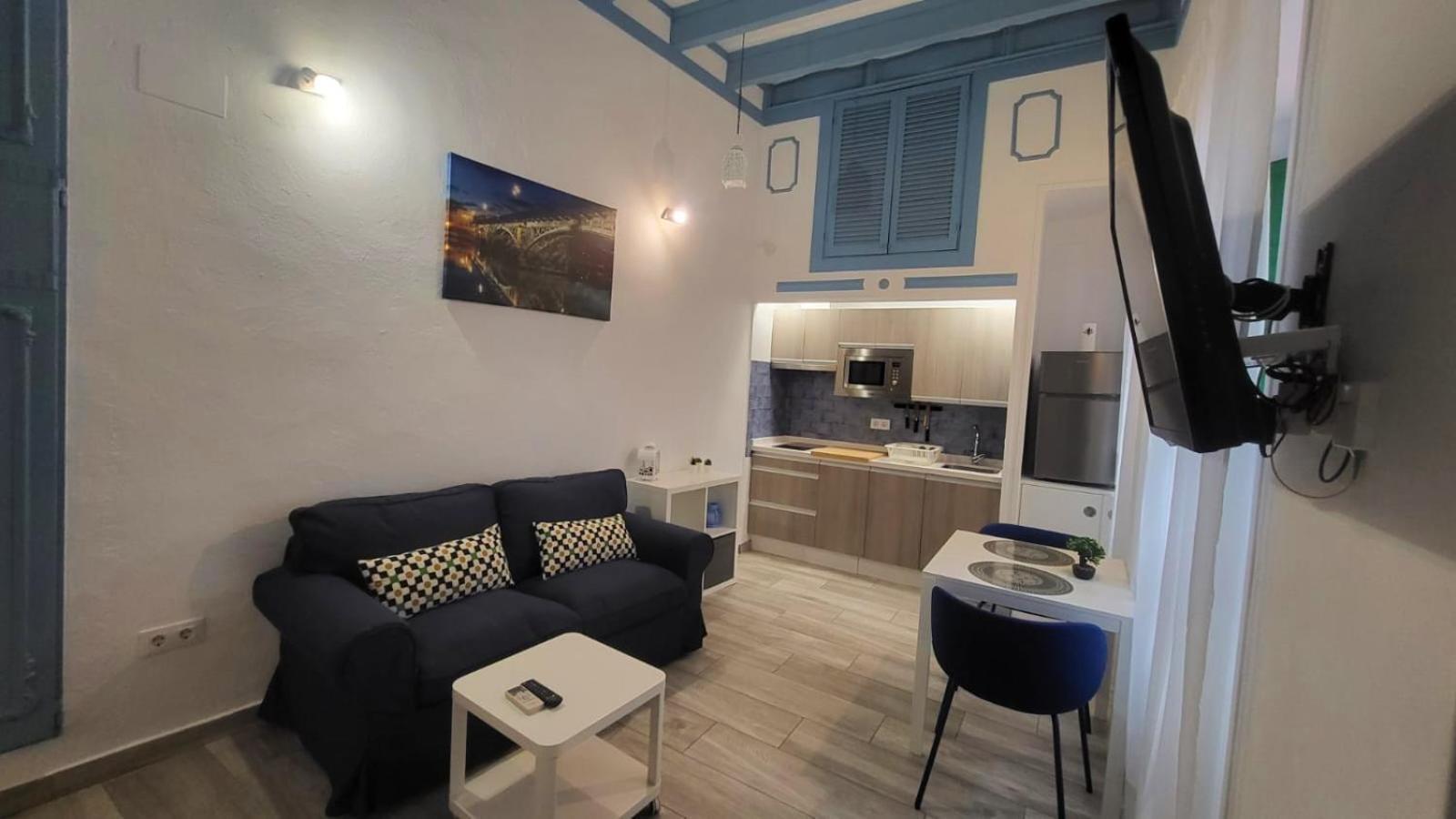 Apartamento Cuarta Puerta Centro Historico Seville Luaran gambar