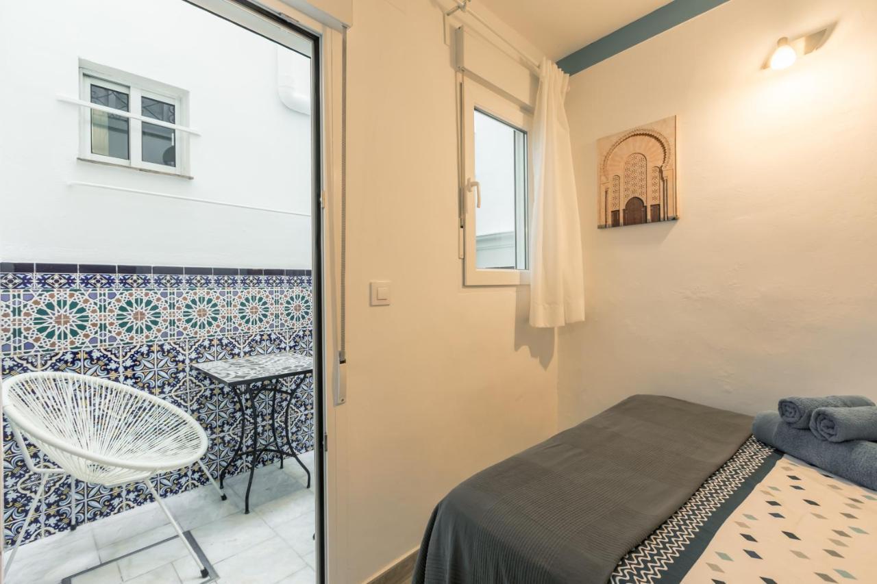 Apartamento Cuarta Puerta Centro Historico Seville Luaran gambar